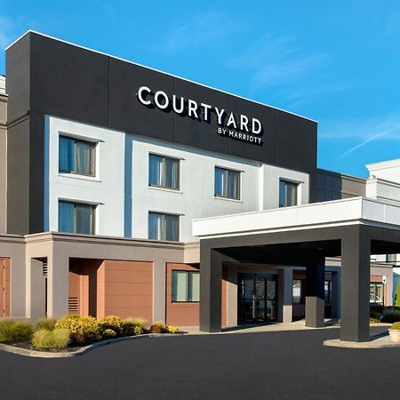 Courtyard Newburgh Stewart Airport Hotel Buitenkant foto