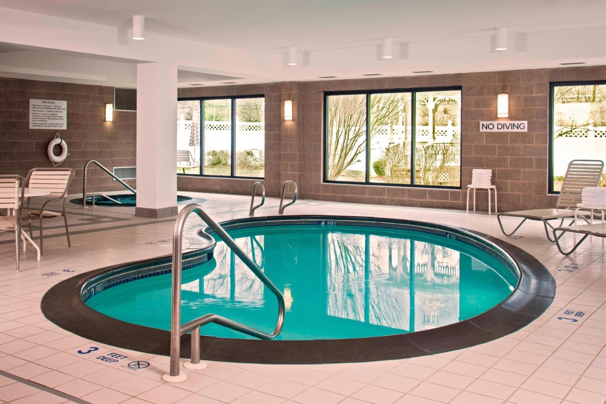 Courtyard Newburgh Stewart Airport Hotel Buitenkant foto